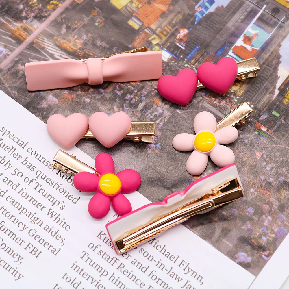 2024 New Pet Dog Hair Clips Dogs Pink Flower Heart Clip Bow Cute Decoration Puppy Hair Bows for Small Dogs Supplies Pet Headwear