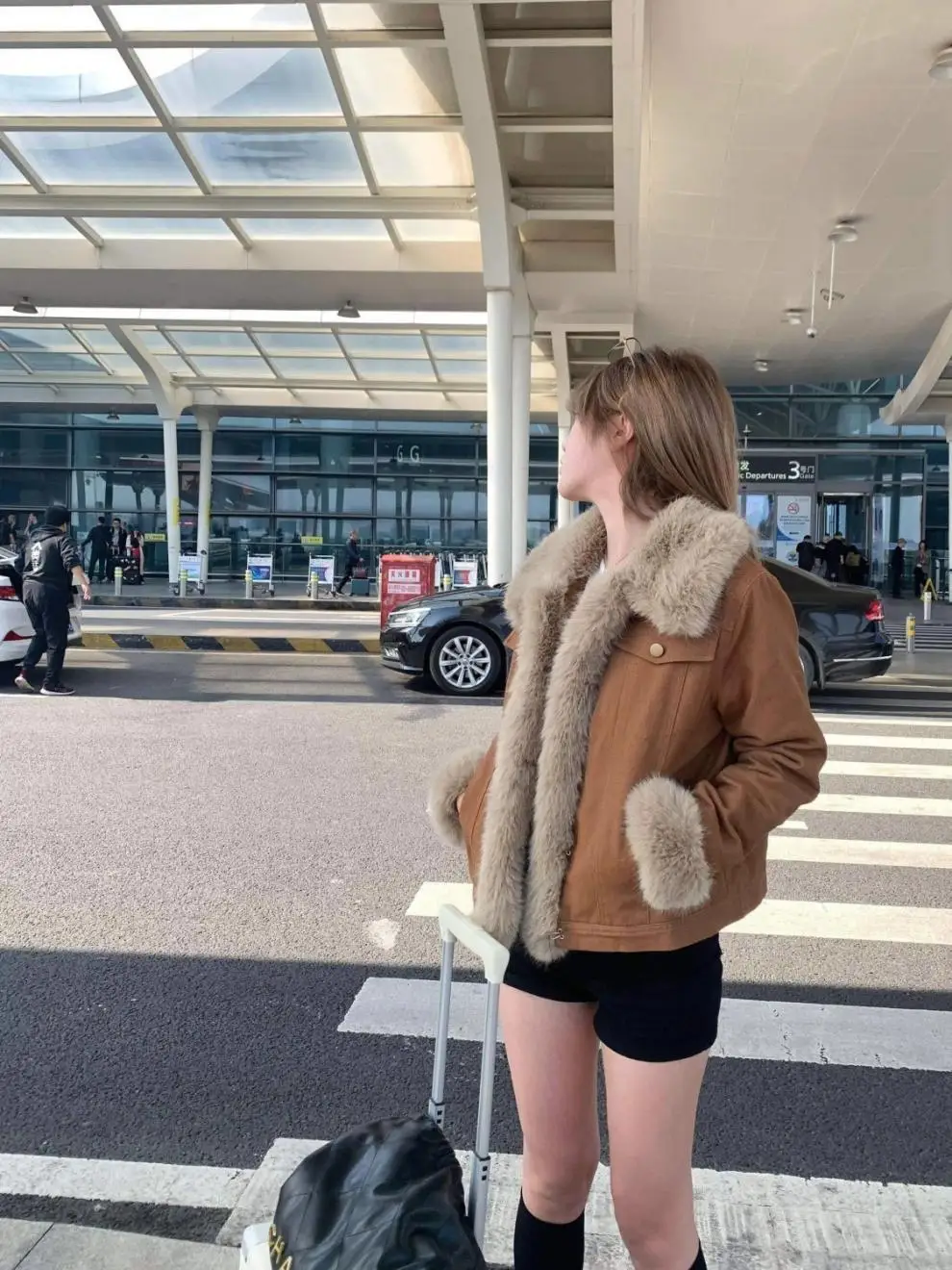 리버리 빈티지 브라운 퍼리 트림 코튼 웜 재킷 여성 겨울 신상 두꺼운 숏 데님 코튼 코트 코튼 의류