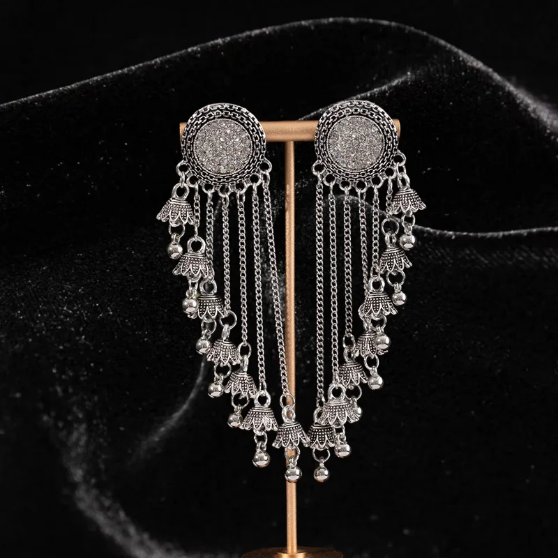 ボヘミアンスタイルのイヤリング 豪華で洗練された女性用フリン - Ethnic Luxe Fashion のレビューと価格