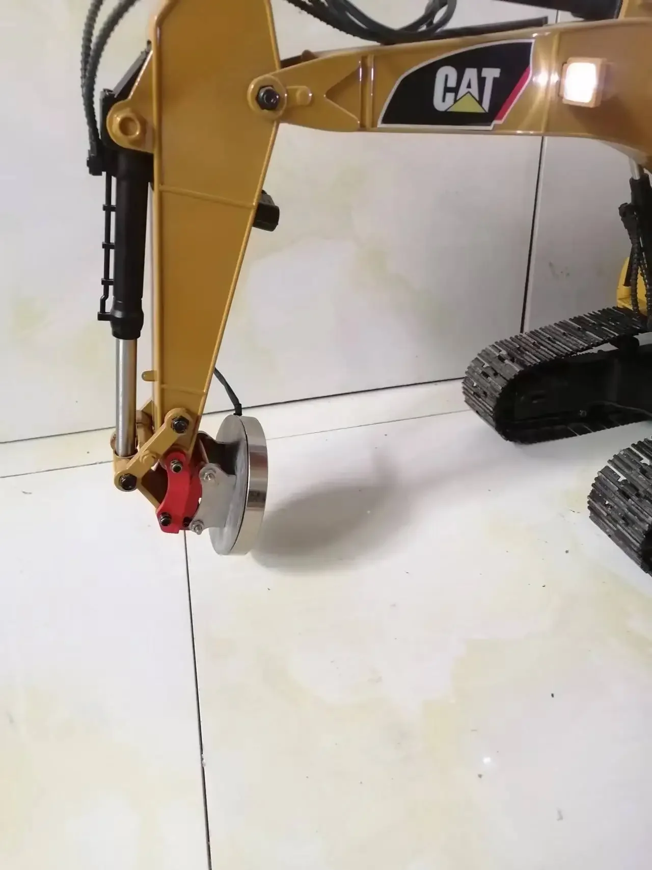 수정 전기 빨판 원격 제어 굴삭기 합금 장난감 액세서리 HUINA 560-571-592-593-594-580