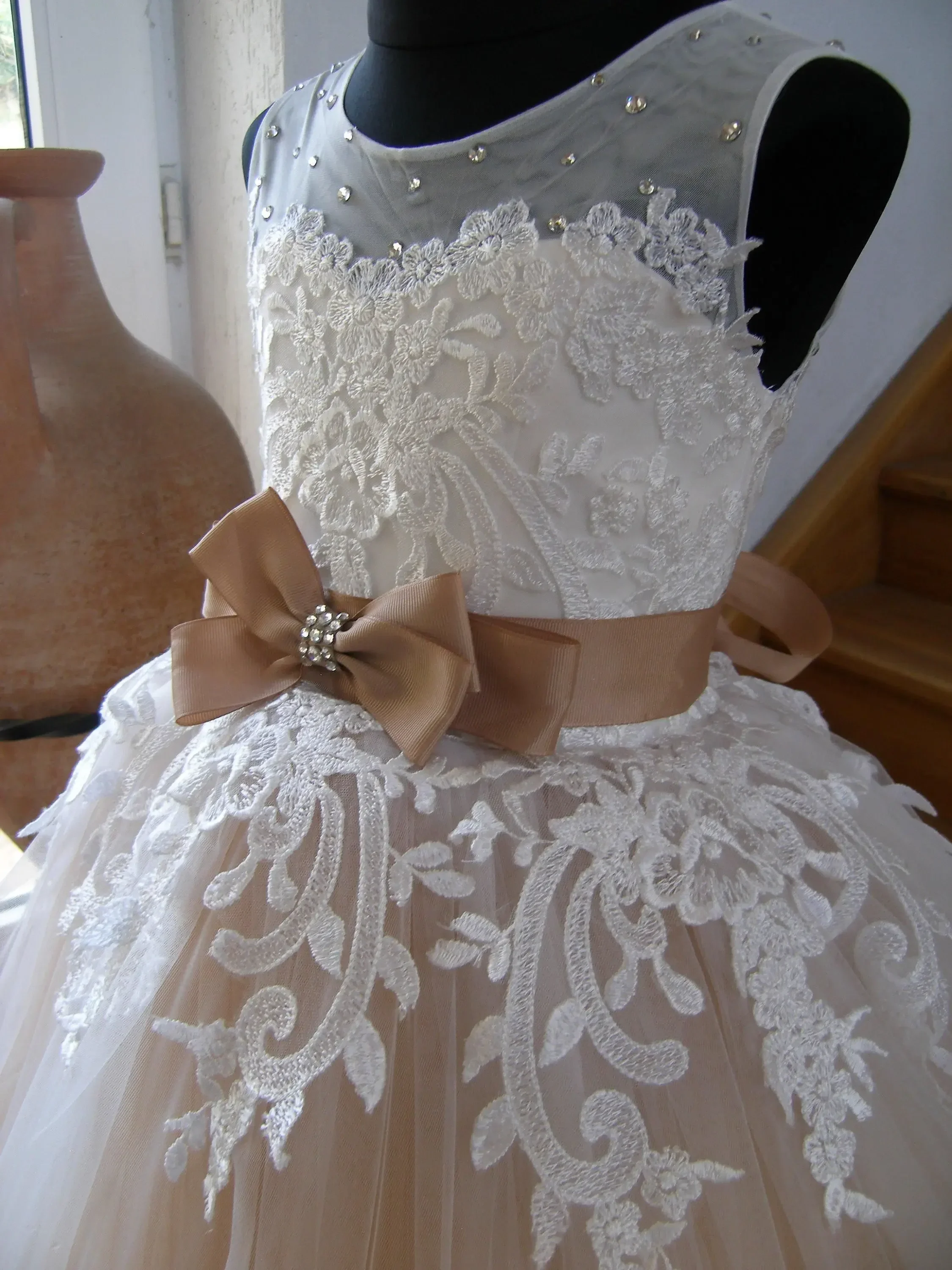 

Bow Lace Appliques Baby Girl Prom Gown for Photoshoot Princess First Communion Gowns Elegant Flower Girl Dresses for Wedding