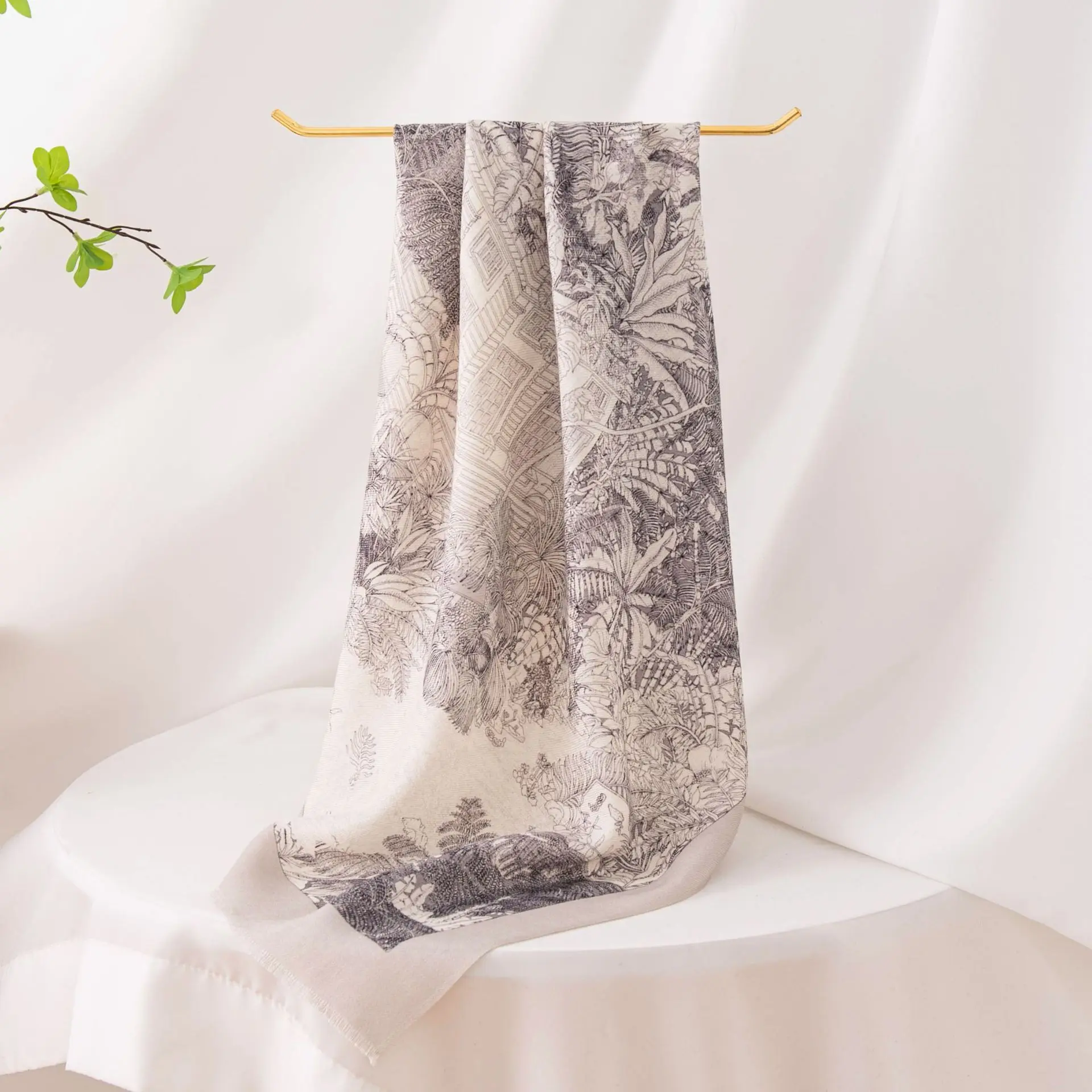 

3Colors luxury80% Wool 20% Silk Scarf Women Autumn Retro Bandana Shawl Hijab Fashionable Lightweight Versatile Elegant Neckwear