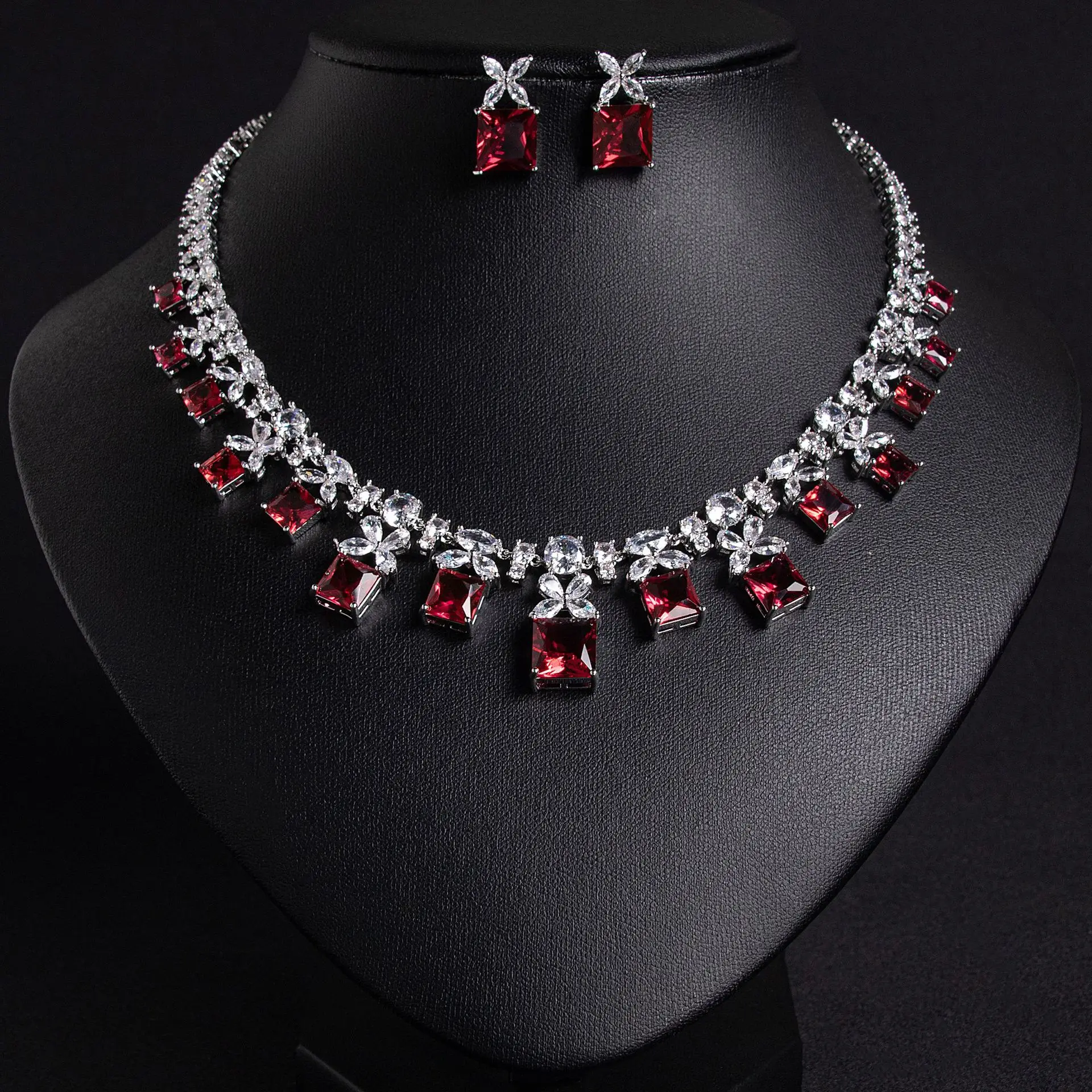 

Simple and exquisite zircon necklace earrings set bridal jewelry knot wedding dress accessories dinner party jewelry delivery