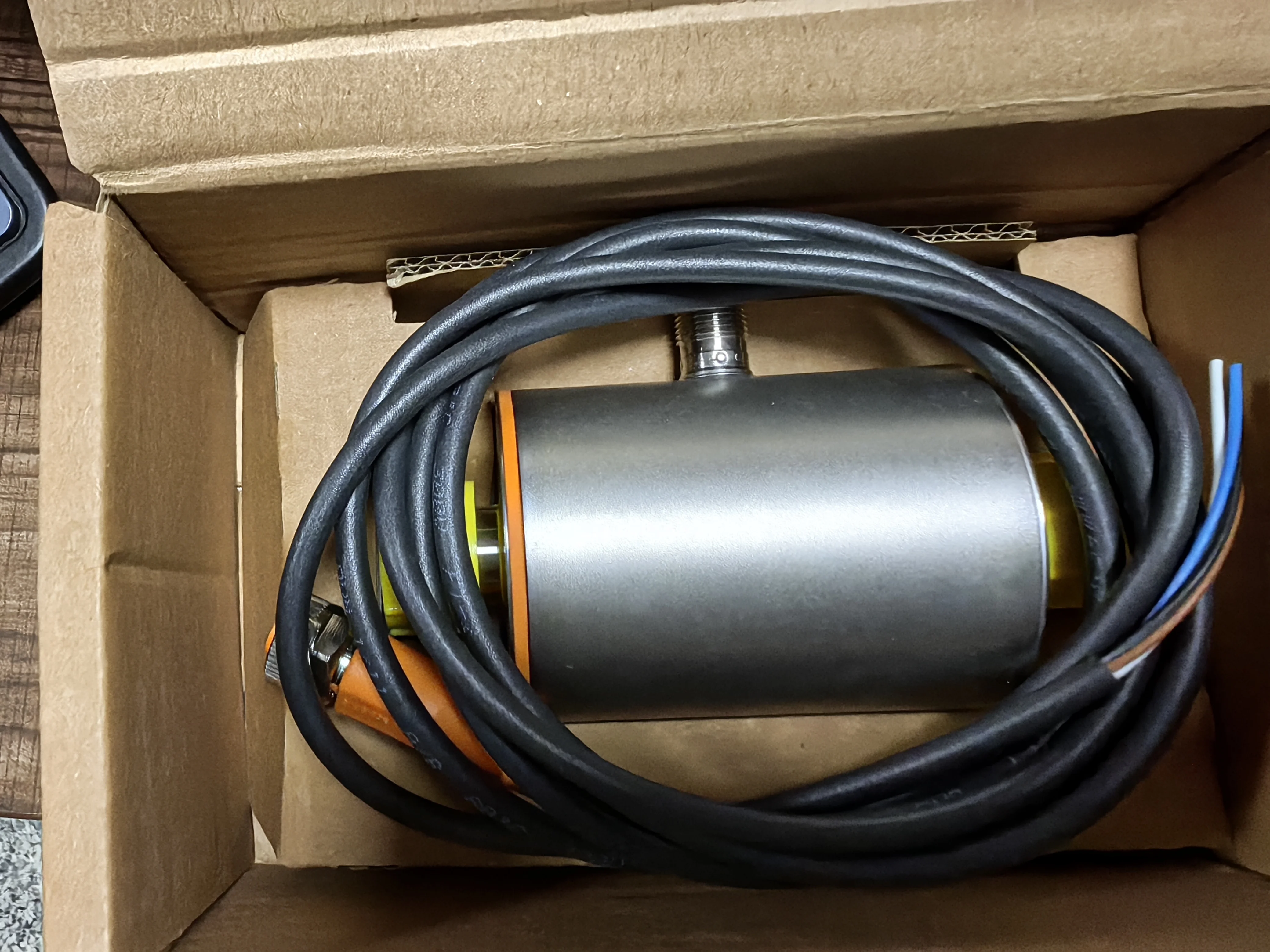 original new Magnetic-inductive flow sensor MS6000 IFM Flow monitor