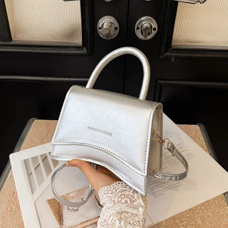 

2025 Summer Minimalist Shoulder Bag Stylish Underarm Square Purse for Women Elegant Crossbody Bag Fashionable Niche Handbag
