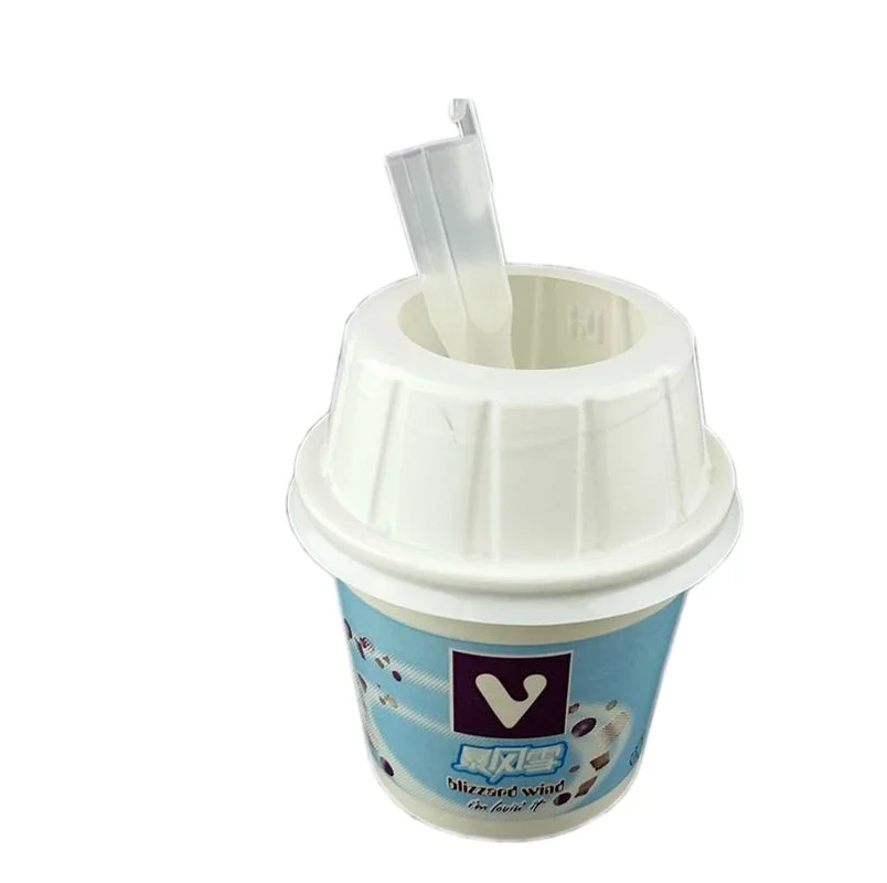 MCFlurry cups with lids and spoon