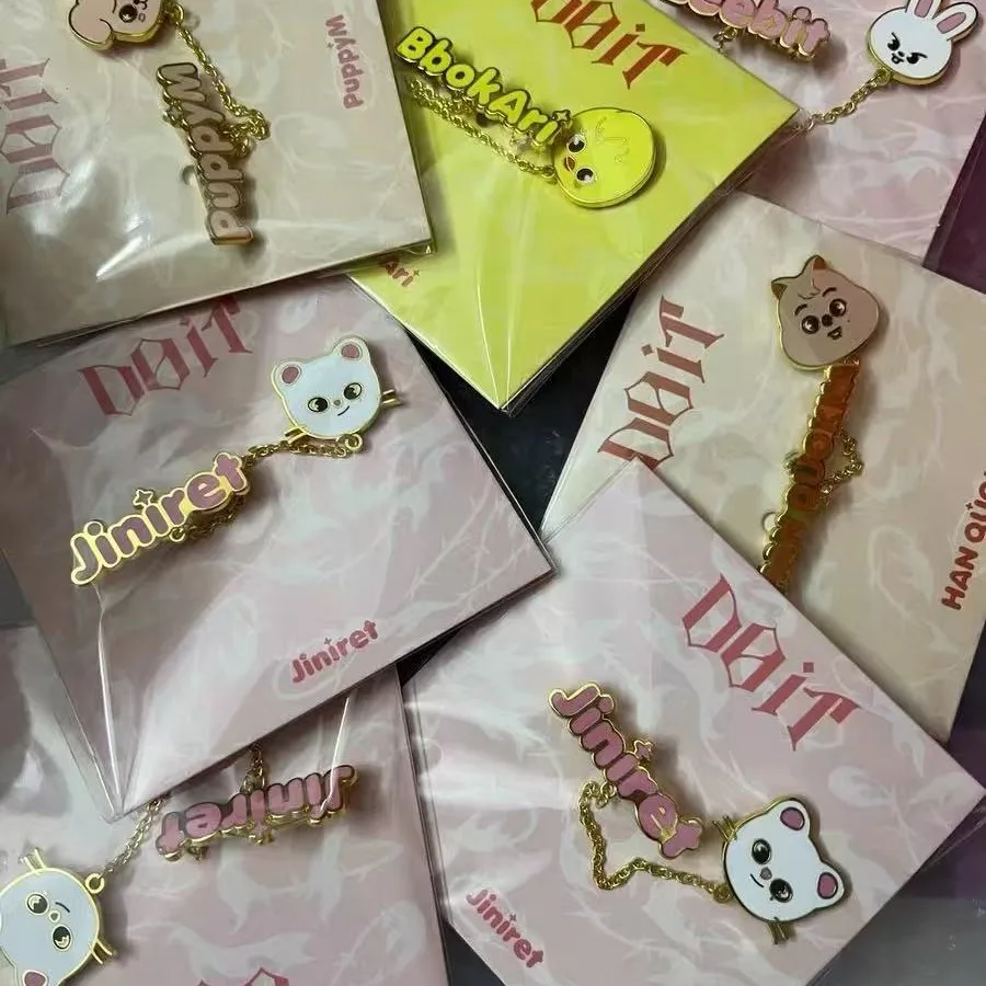 Broche de Felix Chan de Straykids, Estilo Oficial, Accesorio de Moda, Coleccionable, Regalo de Cumpleaños