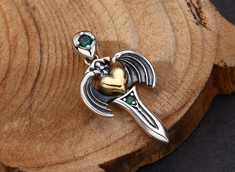 Wholesale 925 sterling silver heart-shaped wing cross pendant, Thai silver punk trend retro vintage vintage fashion accessory