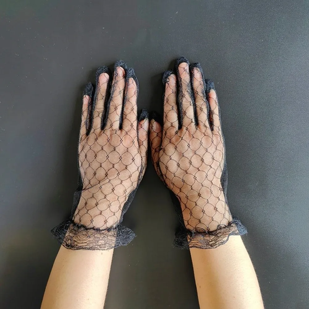 1 Pair Elegant Retro Lace Gloves Sheer Mesh Short Length Mesh Gloves Elastic Thin Mittens Cosplay Performance Accessories