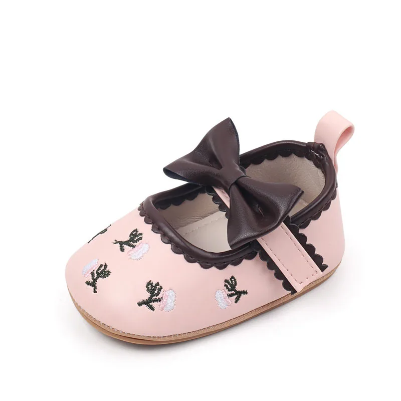 طفل رضيع طفل الفتيات ماري جين الشقق لطيف الأزهار التطريز فستان أحذية الوليد بولي Leather الجلود عدم الانزلاق سرير الأحذية 0-18 أشهر