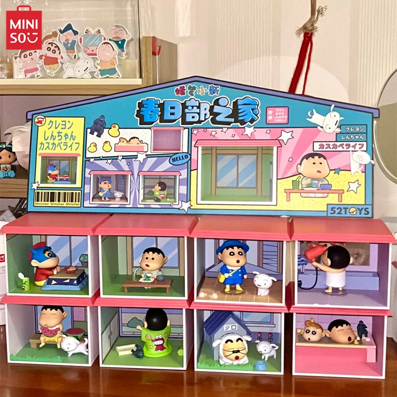 MINISO Crayon Shin-chan Kasukabe House Series caja ciega colección de Anime modelo decorativo juguete para niños regalo de Navidad