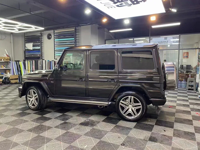 

High Quality Black Metallic Gloss Vinyl Car Wrap Film Roll DIY Easy to Install Adhesive Decal Car Wrapping Air Release
