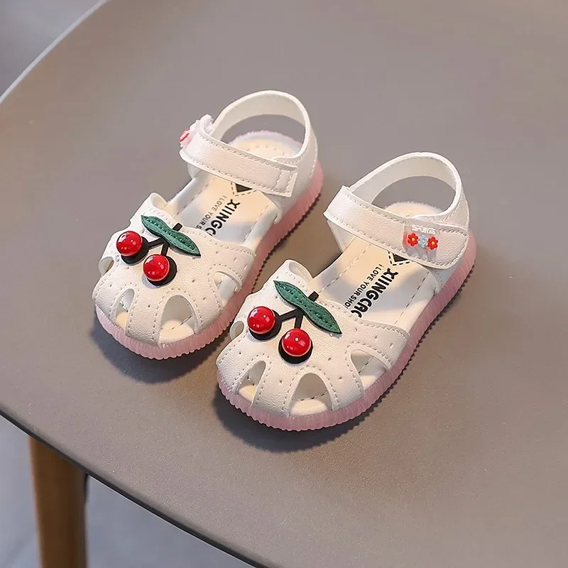 

Baby Sandals Soft Sole 2025 Summer New Kids Walking Shoes Hollowed-out Non-slip Girls Beach Shoes Cute Cherry Sweet Breathable