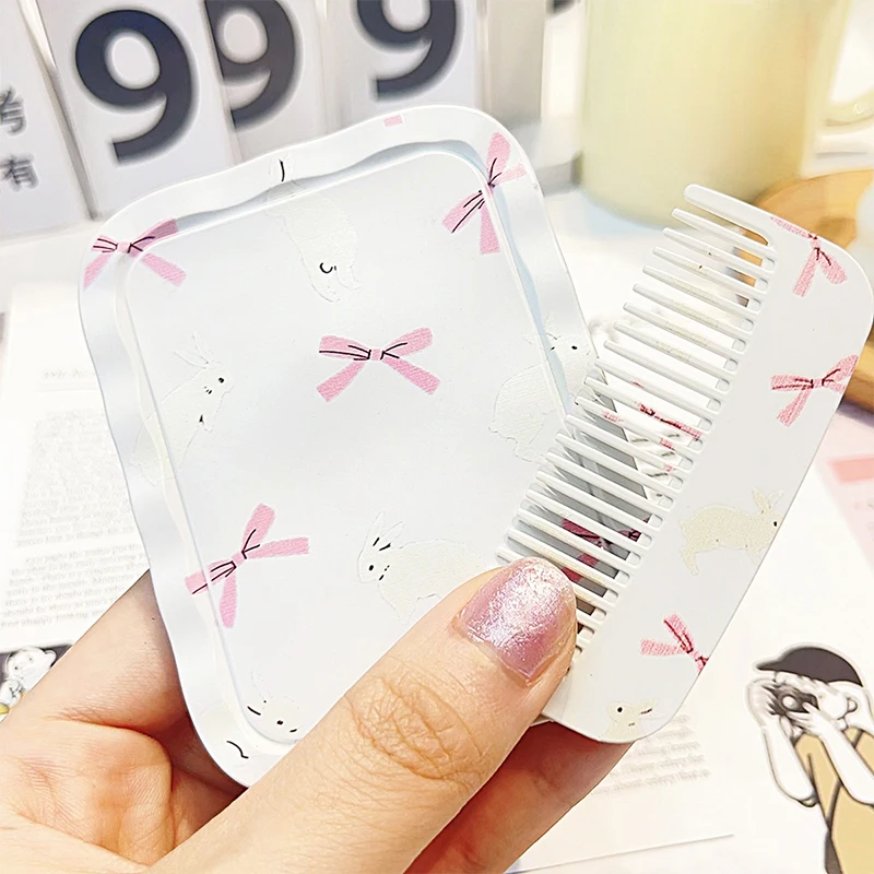 Espejo de maquillaje plegable con tapa abatible y lazo de conejo blanco, espejo de bolsillo portátil, espejo de maquillaje cosmético rectangular para mujer con peine