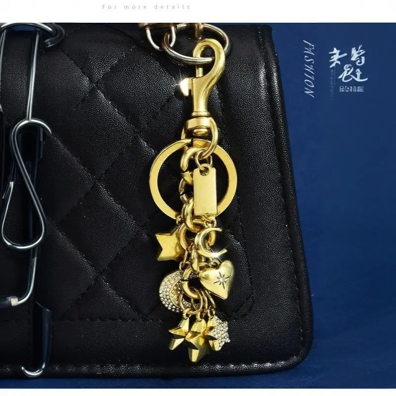 Himmlischer Schlüsselanhänger aus Metallmix mit Mond und Stern, Strass-Taschenanhänger, individuell graviertes ästhetisches Taschenaccessoire, einzigartige Geschenke für Frauen – Detail 9