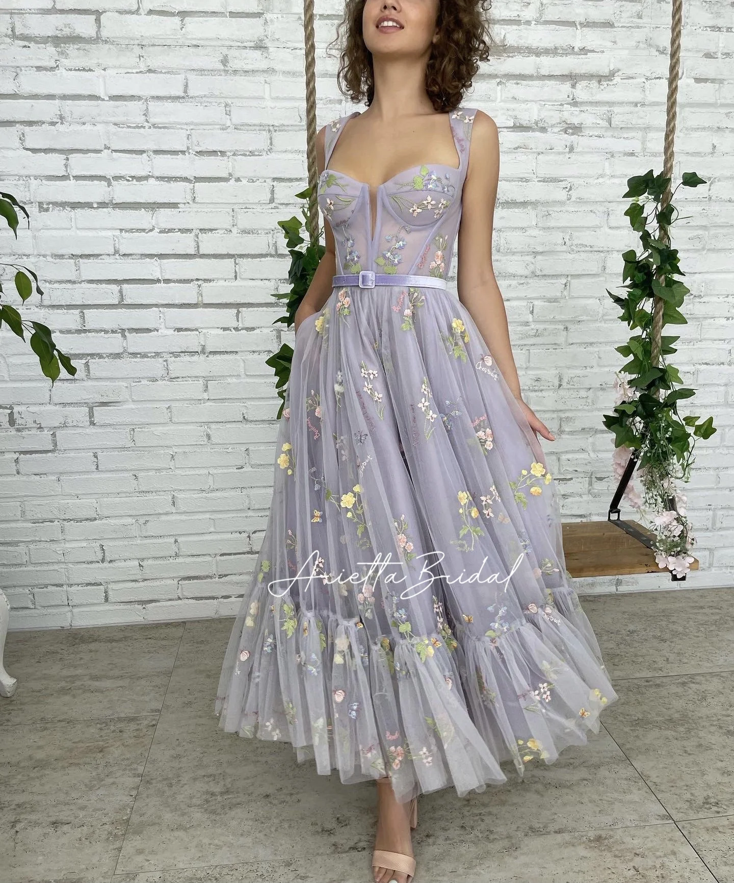 Arietta Lavender Embroidery Lace Midi Prom Dresses Sleeveless Tea-Length A-Line Wedding Party Dresses Formal Occasion Gowns