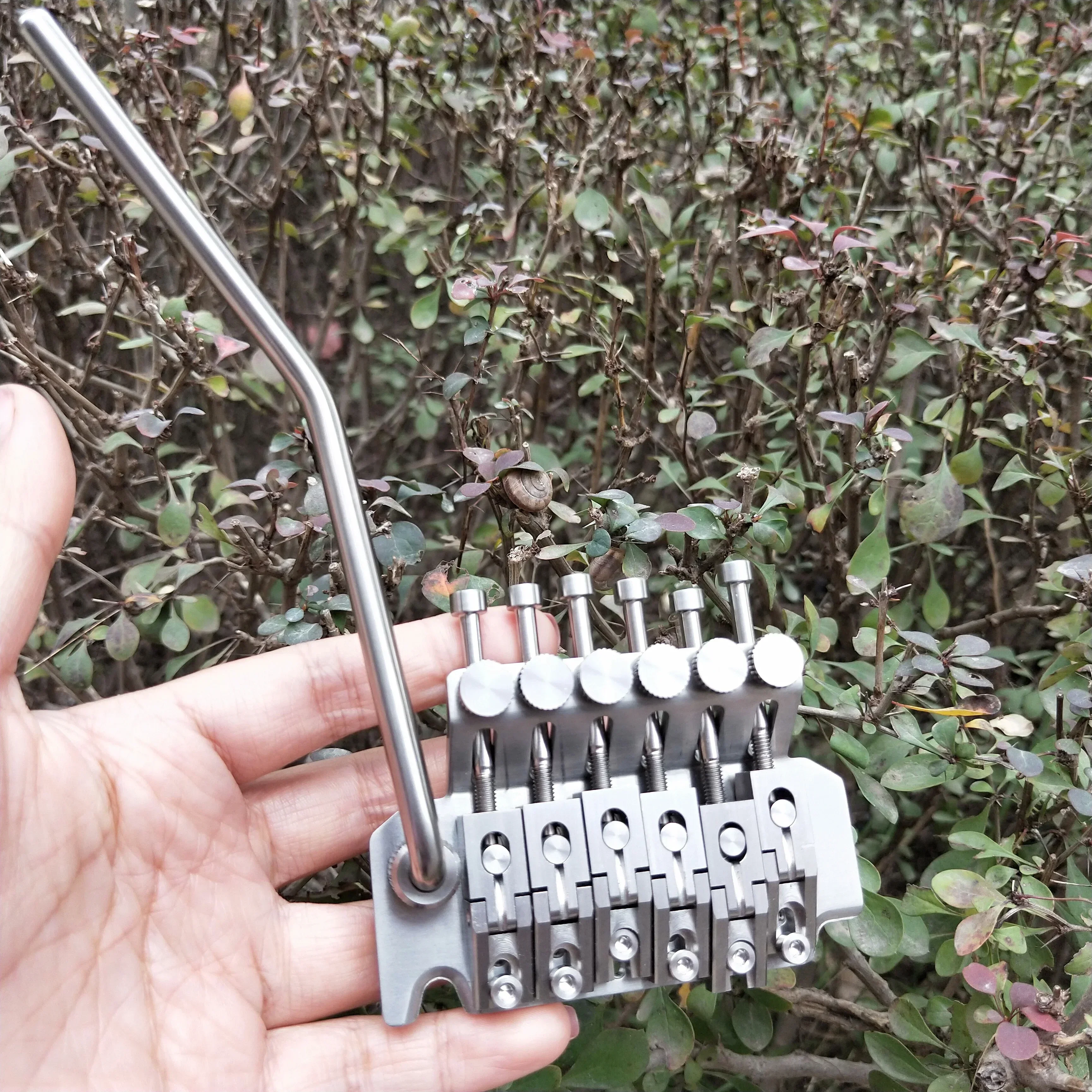 Cross border special supply Guitar Tremolo Bridge Parts Double Locking System Titanium Alloy