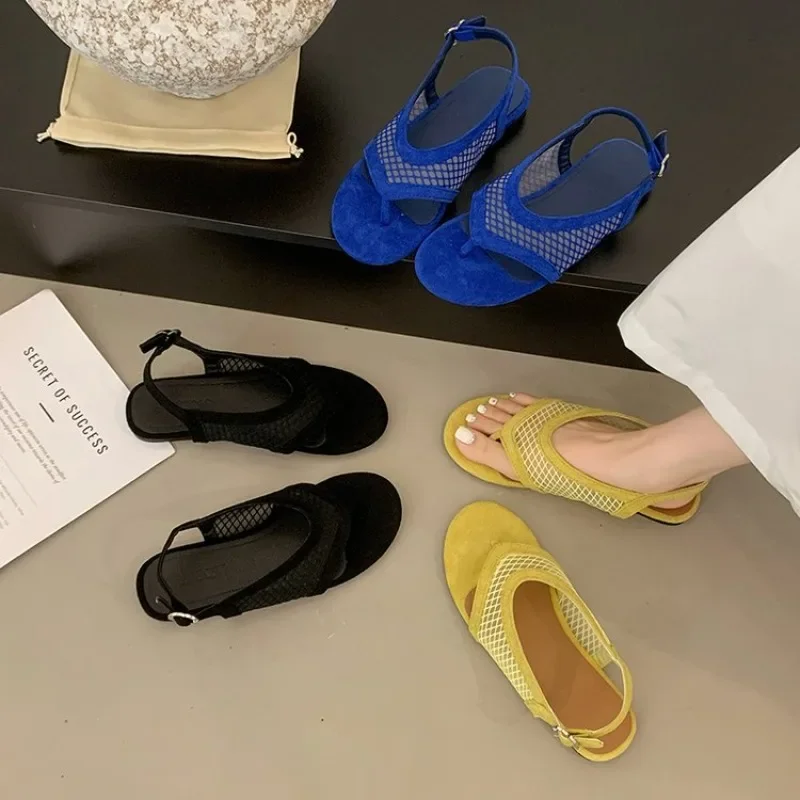 Damen-Mesh-Thong-Flachsandalen, verstellbare Slingback-Sandalen mit Clip-Zehenriemen, sommerliche Freizeitschuhe für den Außenbereich