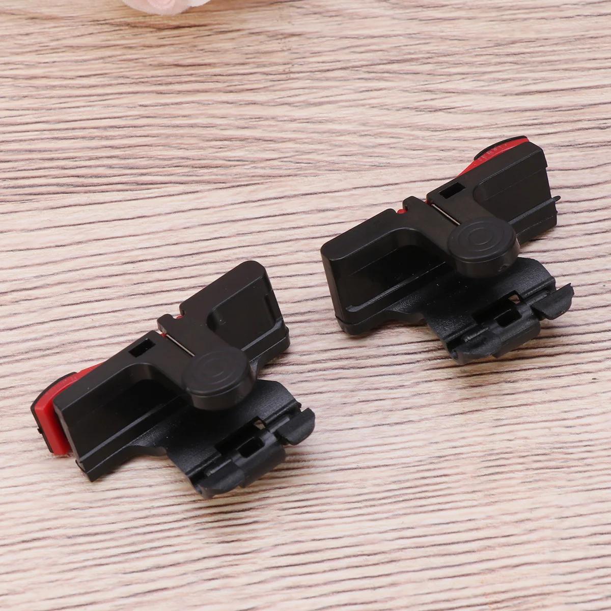 

4Pcs Mobile Game Trigger Buttons Joystick Shooter Conductive Metal Easy Install for High Scores in Phone Games Black Red