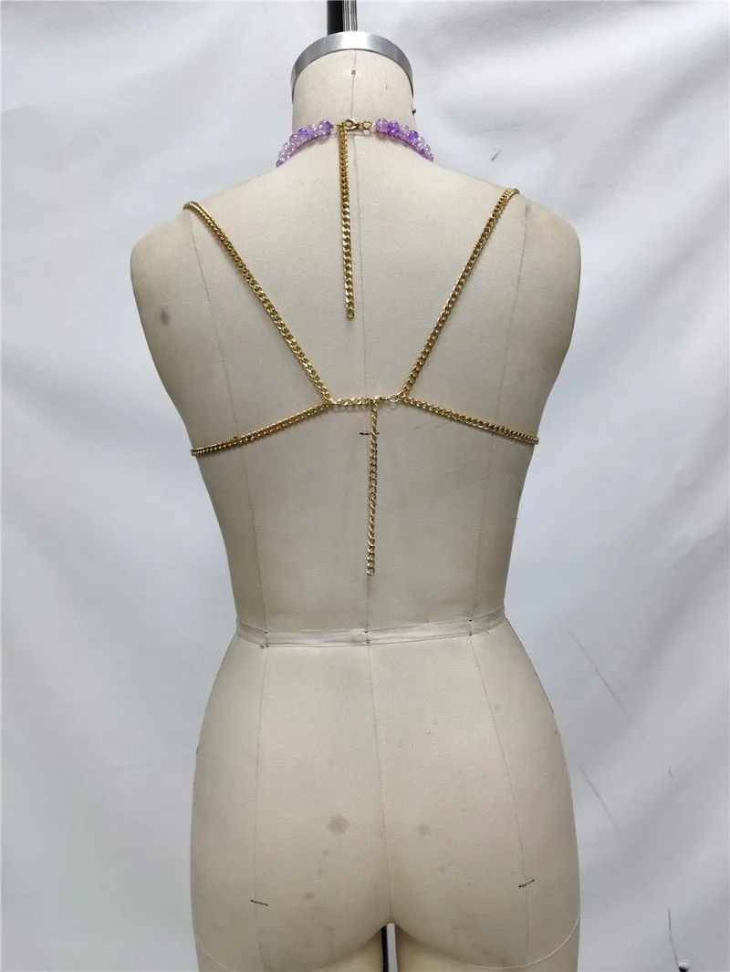 Colete Feminino Roxo com Pérolas e Miçangas, Sexy, com Franjas, Decote Halter Vazado, Sem Costas, para Balada, Festa, Férias, Camisola com Miçangas