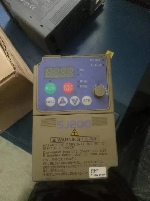 SJ200-002LFR  0.2KW 220V    inverter  ,     In good working condition, free shipping   A