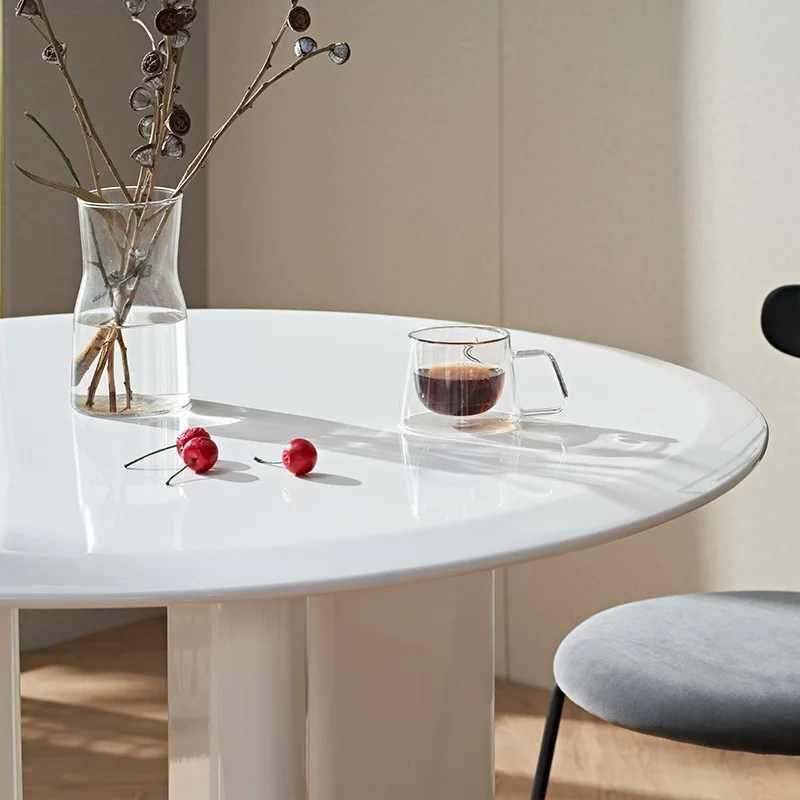 طاولة طعام بتصميم عصري مع سطح مستدير قوي وأرجل قوية، مناسبة للاستخدام المنزلي أو المكتبي #5