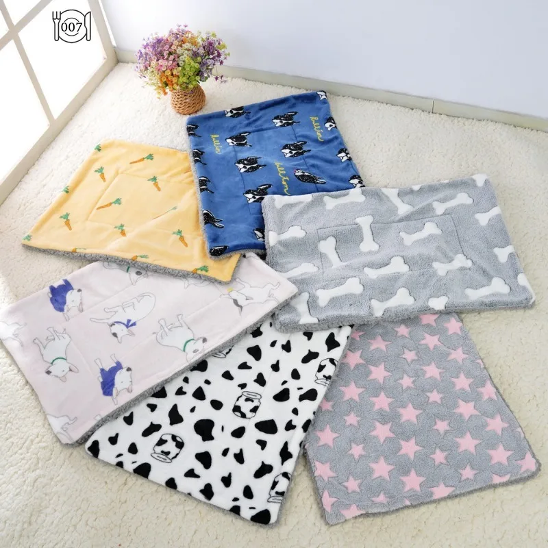 Manufacturer Wholesale Petmat Thickeneded Autumnand Winter Warm Cat Anddog Blanket Seat Cushionsleeping Mat Soft Nest Mat