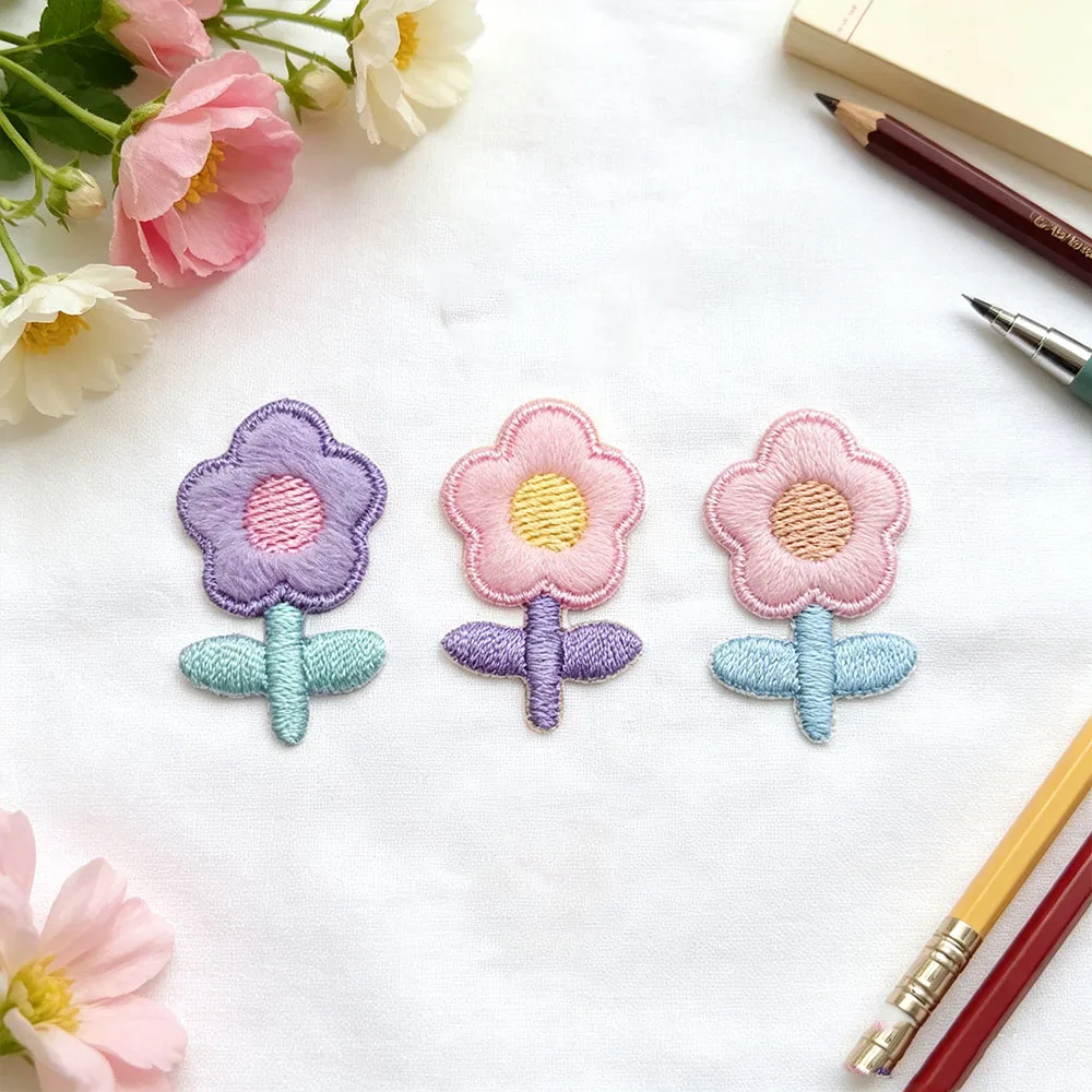 2-3Pcs Cute Mini Little Flower Bear Self Adhesive Embroidery Patch Paste Phone Case Stationery DIY Backpack Notebook