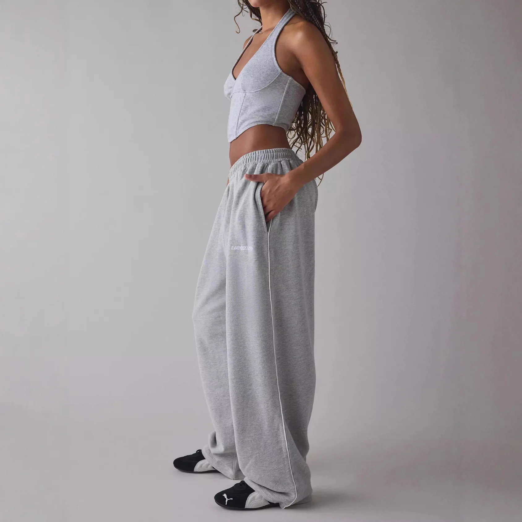Pantalones Casuales جديد الوردي المطرزة سراويل تقليدية للنساء فضفاضة ومريحة مستقيم مرونة الخصر بنطلون 2025 جديد