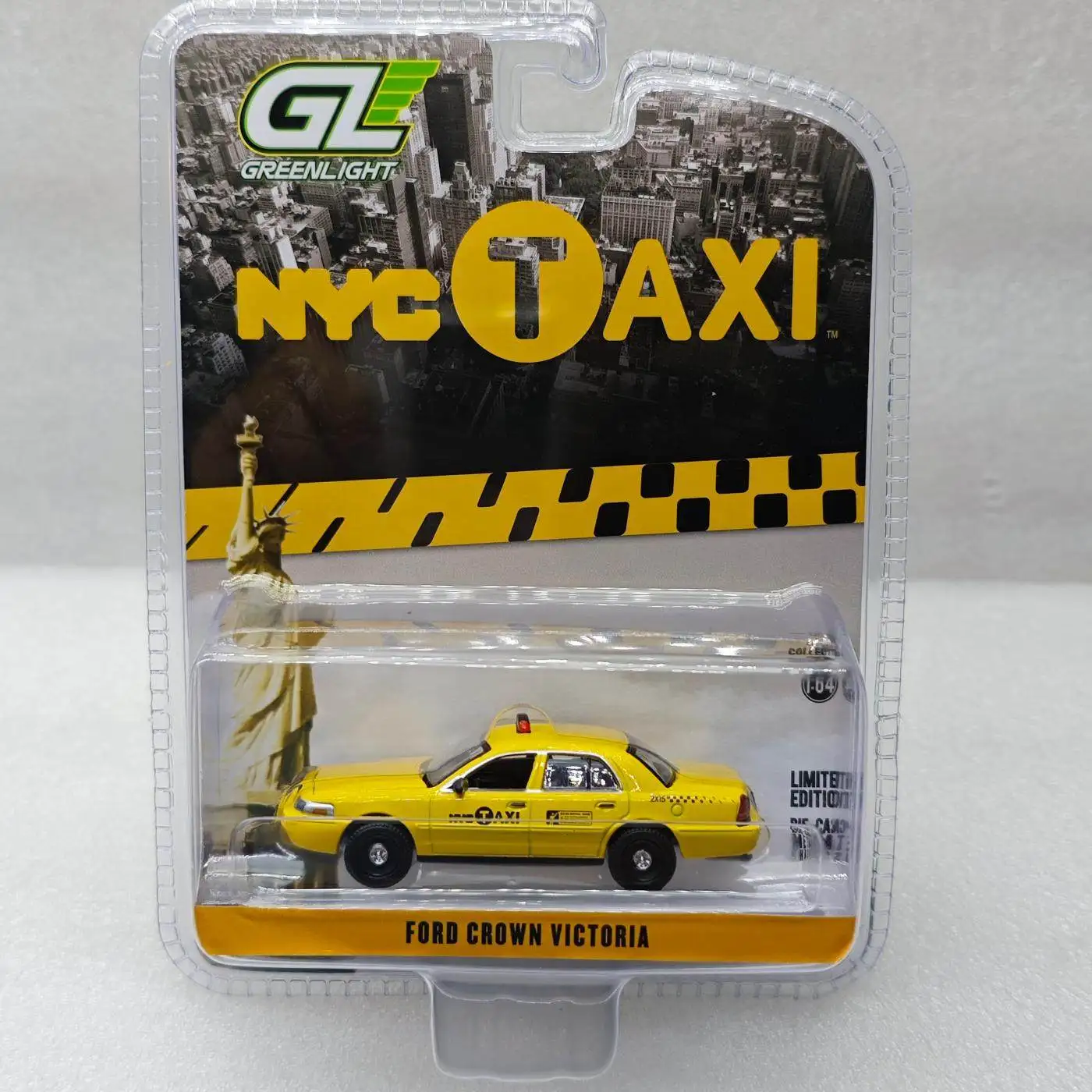 

GreenLight 1:64 2011 Ford Crown Victoria New York City Taxi 29773 Diecast Alloy Car Model Collectible