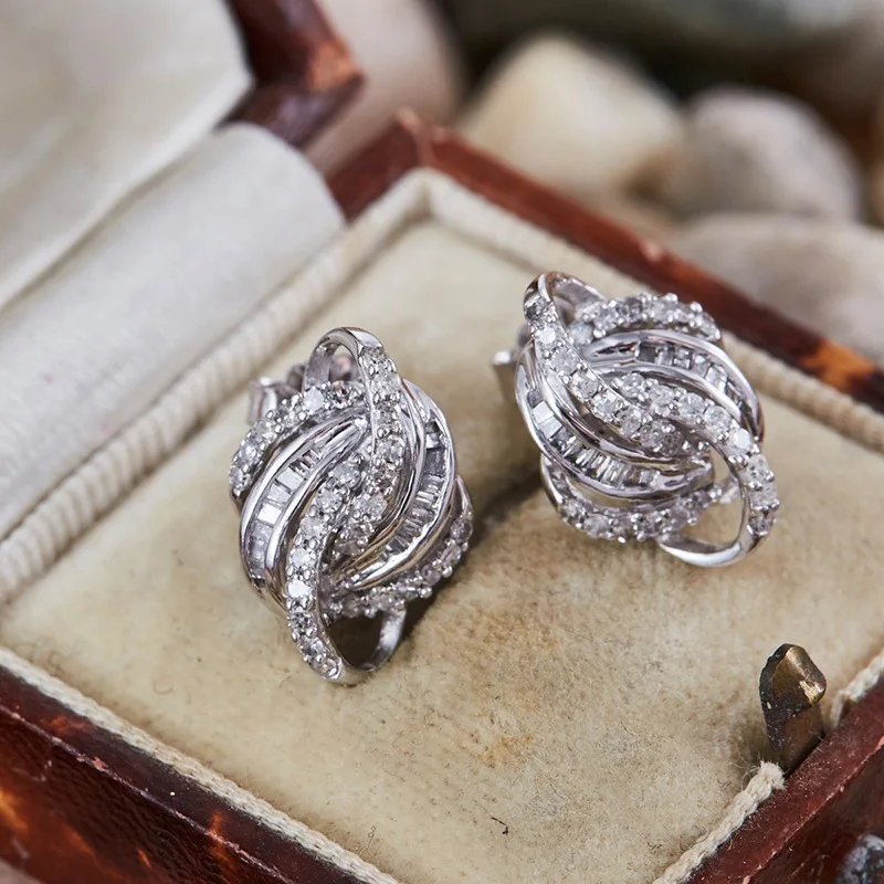 Delicate Bright Zirconia Stud Earrings for Women Engagement Jewelry Fashion Silver Color Accessories for Wedding Ceremony