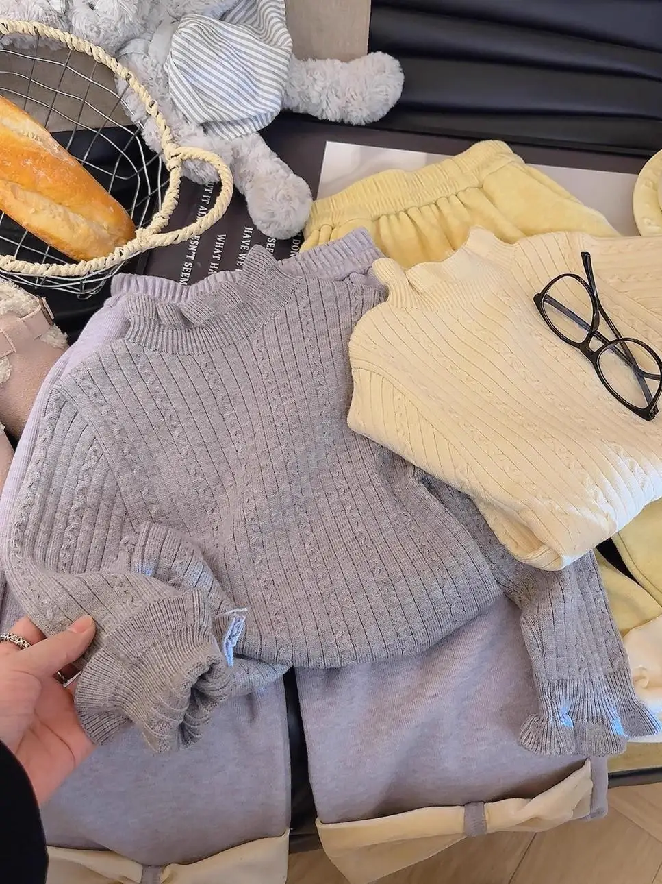 

Детский вязаный свитер с высоким воротником и кружевной отделкой, удобный, модный, зимний, новинка, с длинными рукавами, из хлопка