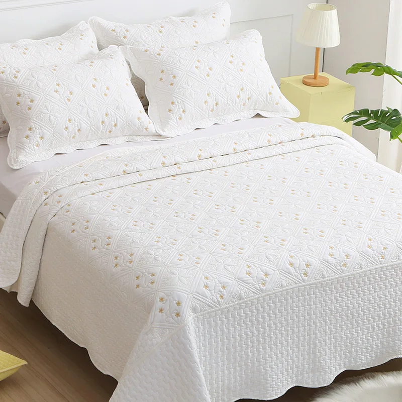 

Elegant Classical Plum Floral Embroidery White 3Pcs 100%Cotton Quilted Bedspread 2Pillow shams Decorative Bed Coverlet