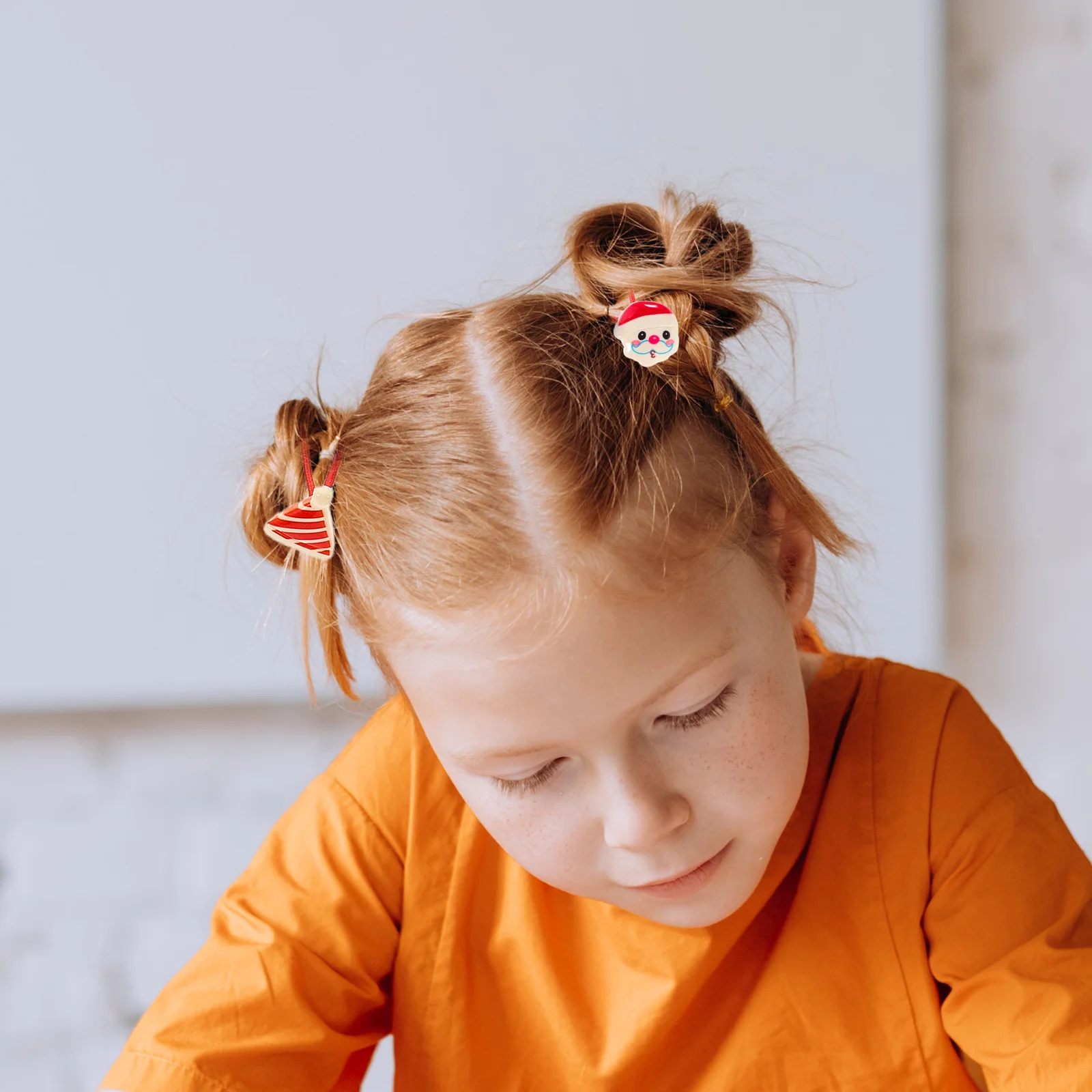 20 pezzi elastici per capelli natalizi supporti elastici per coda di cavallo pupazzo di neve campane di Babbo Natale guanti scrunchie (modello casuale)