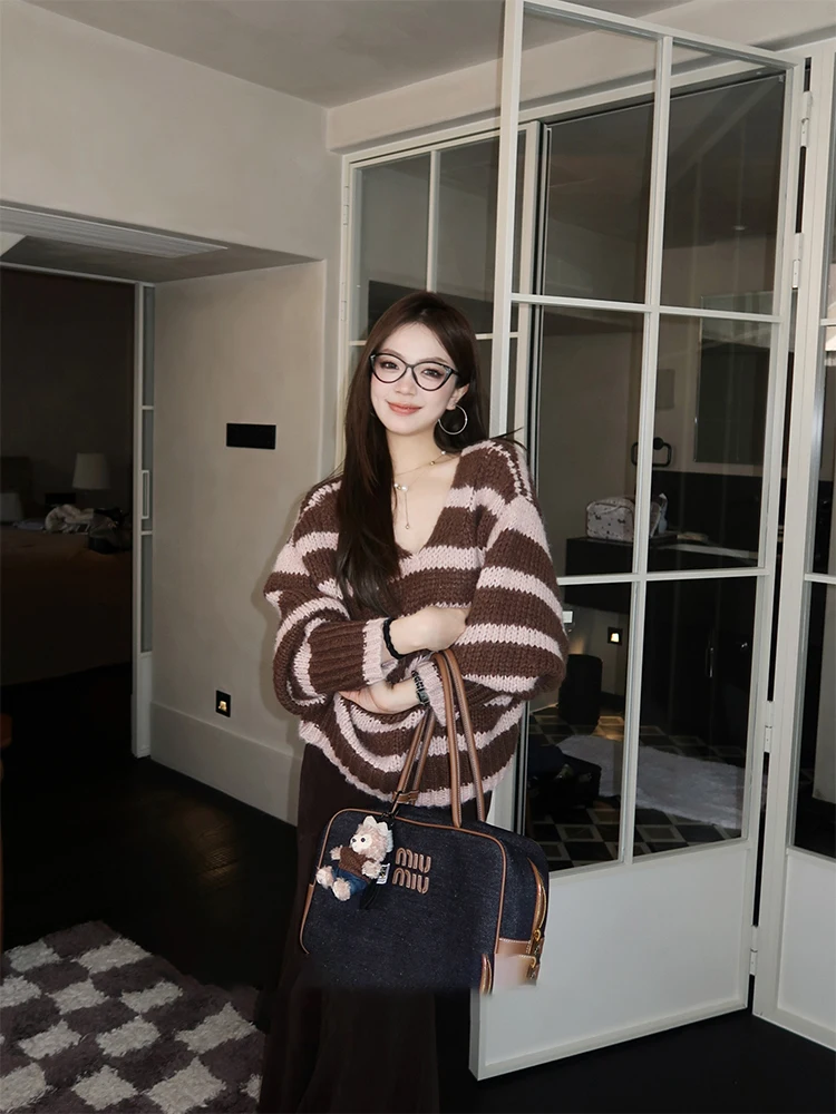 

Мягкий уютный полосатый свитер оверсайз с V-образным вырезом для женщин, осенне-зимний, свободный, в стиле лоу-эйдж, уникальный, в корейском ретро-стиле