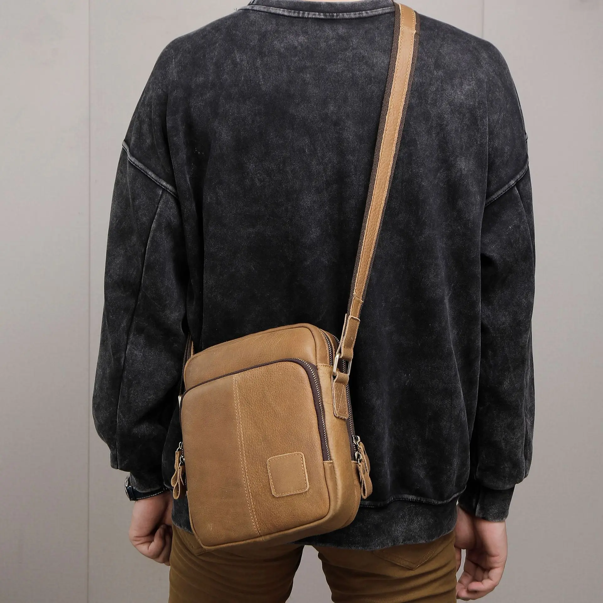Genuine Leather Mens Shoulder Bag Large Capacity Crossbody Bag Vintage Casual Matte Finish Leather Messenger Bag