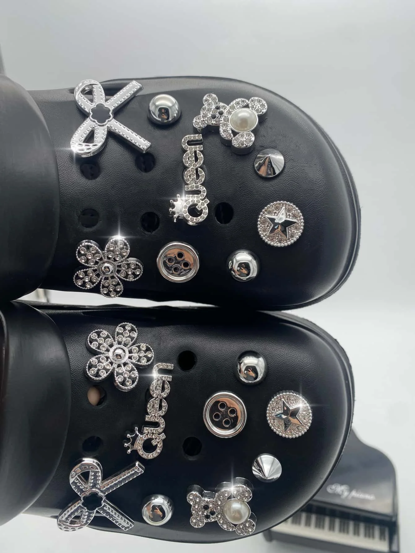 18pcs Fashion Bear & Button DIY Detachable Shoe Charms – Cute Garden Shoe Buckles & Sandal Decorations for All Seasons. Perfect