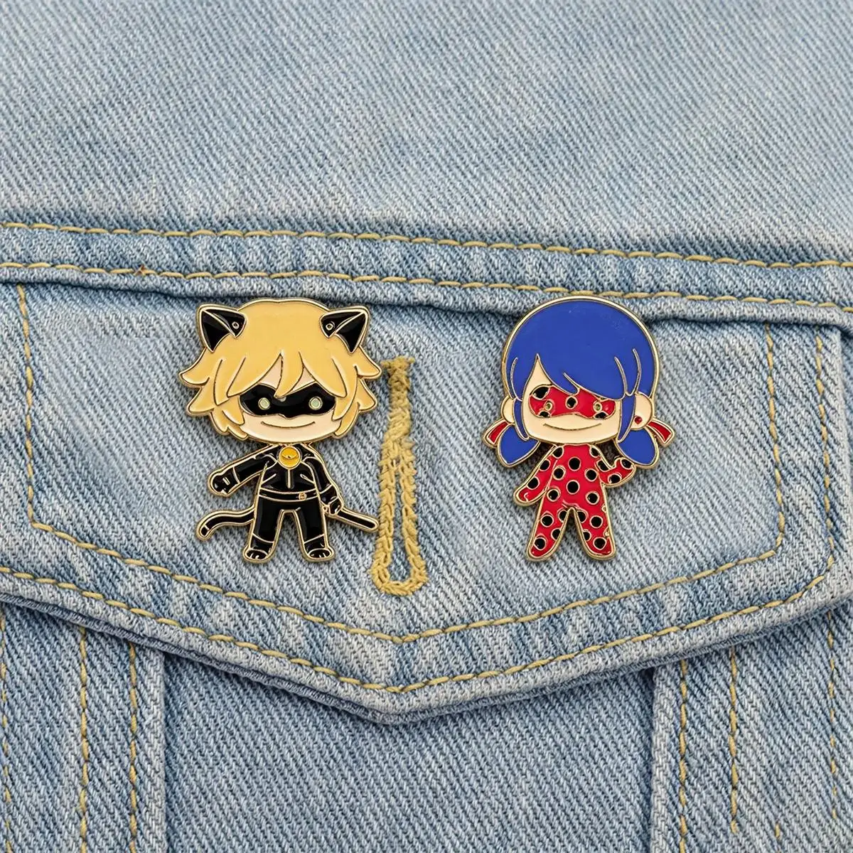 2Pcs/Set Cartoon Anime Characters Enamel Brooch Cute Funny Backpack Lapel Metal Badges Cosplay Clothing Jewelry Accessories Gift