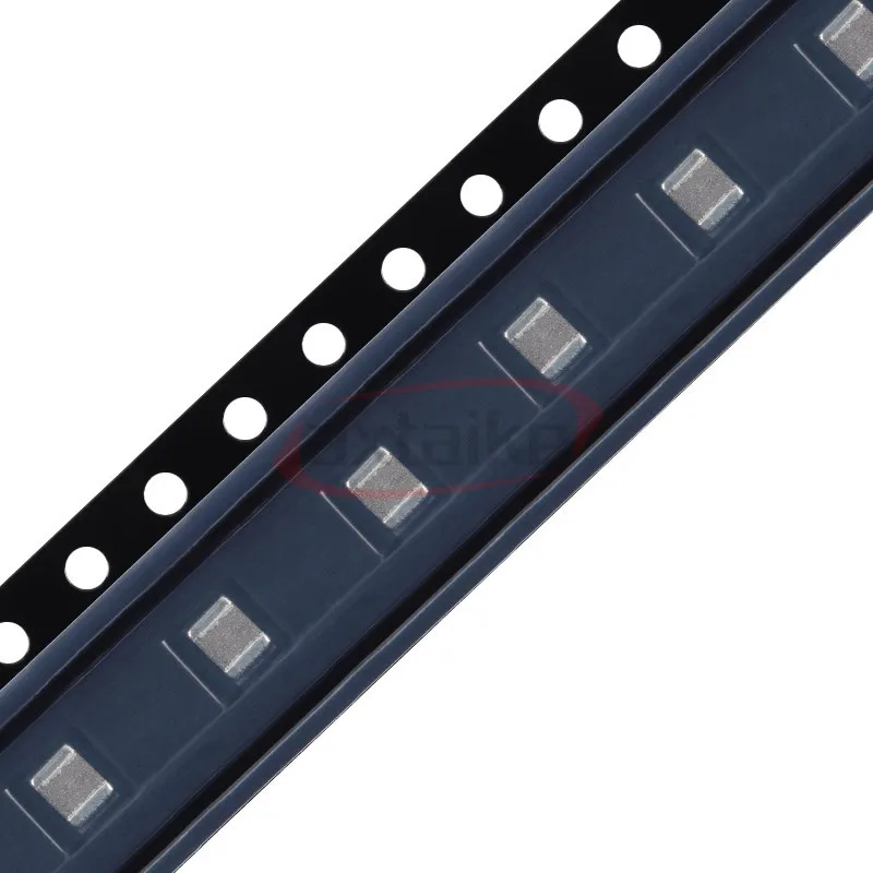 TPS82130SILR uSIP-8 TPS82130 SMD 17V 입력 3A 스텝다운 컨버터 마이크로SiP 모듈 통합 인덕터 SMD IC