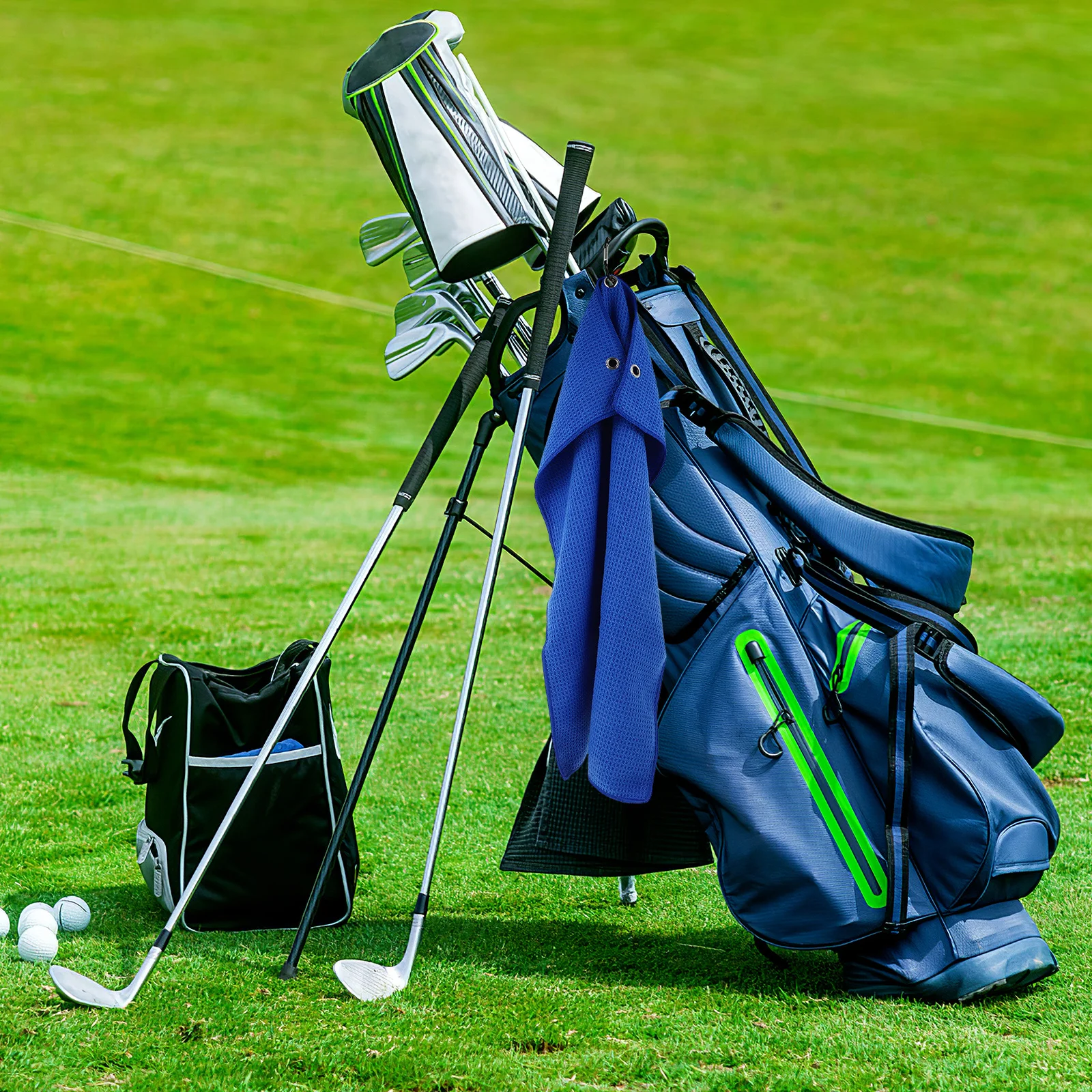 

Golf Towel Polyester Quick-Drying Absorbent Hook Portable for Golf Heads Grips Balls Hands Outdoor Sports