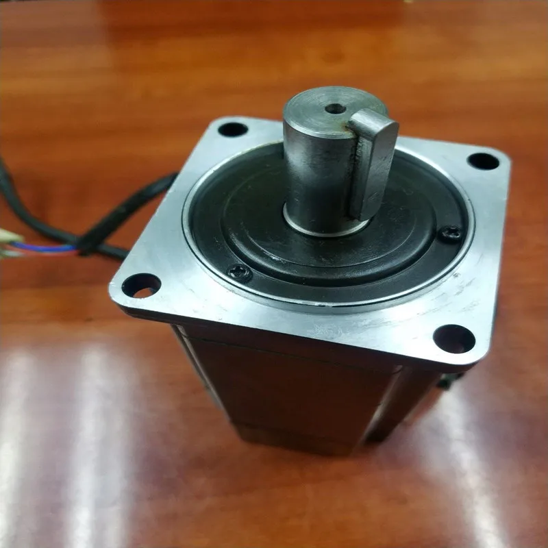 Servomotor SGM-04A314 en buenas condiciones en stock