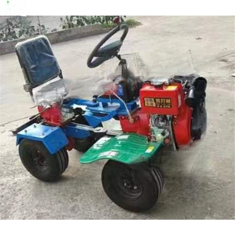 Four-wheel garden lawn carding machine, ride-on diesel lawn machine