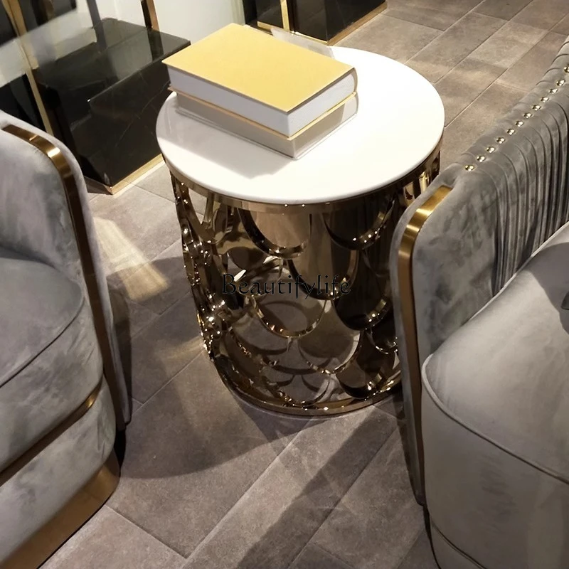 أريكة شمالية فاخرة خفيفة على شكل سمكة طاولة قهوة صغيرة بسيطة من الفولاذ المقاوم للصدأ لغرفة المعيشة مصممة للهاتف المحمول طاولة مستديرة صغيرة #3