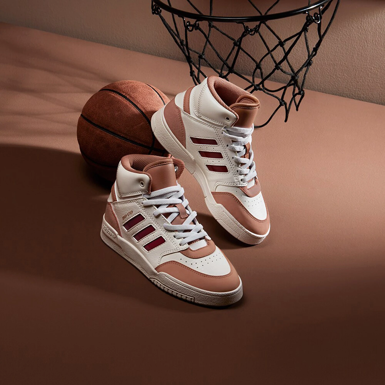 

Adidas Genuine Originals Youth Retro Mid-Top Classic Skate Shoes IG1478