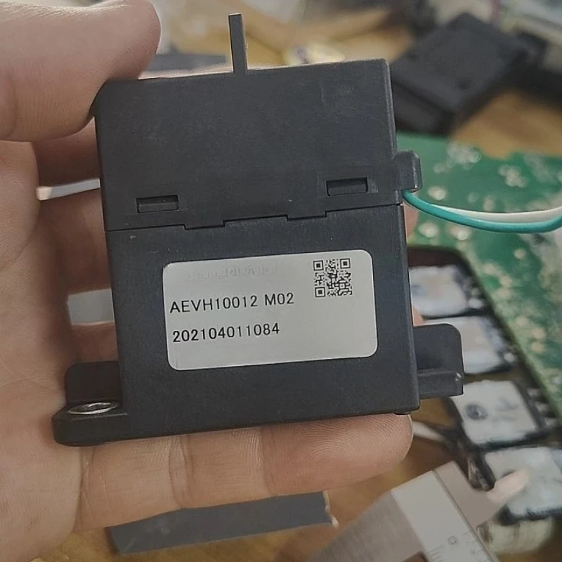 

High Voltage DC Contactor AEVH10012 M02 Coil 12V100A