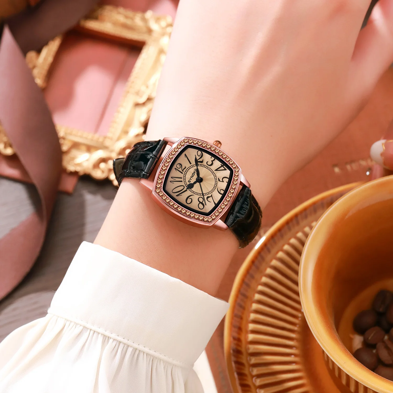 Quartz Movement Watches Women Retro leather Bracelet Clock Luxury Ladies Wristwatch Dress Watch Female Clock Reloj mujer