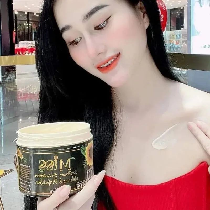 Thailandia Miss lozione sbiancante per il corpo protezione solare prevenire la pigmentazione della melanina bianco brillante idrata la pelle morbida e liscia 400g