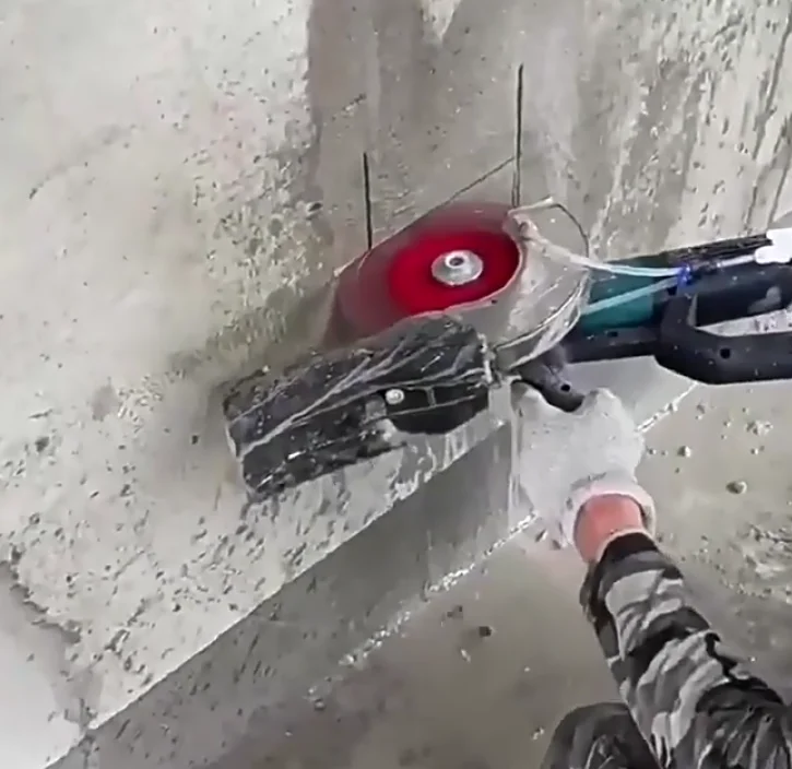 Bezszczotkowa przemysłowa frezarka do rowków, wydajna maszyna do cięcia betonu, frezarka do rowków w ścianach.