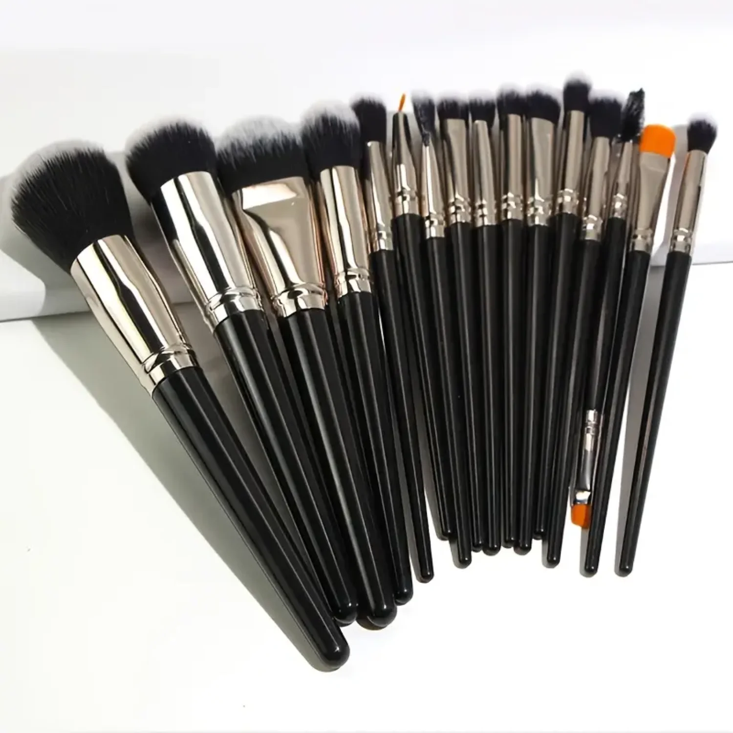 16PCS Makeup Brush Set - Professional Makeup Tools Kit for Power Blusher, Eyeshadow, Highlight, and Bronzer - Perfect for Flawle