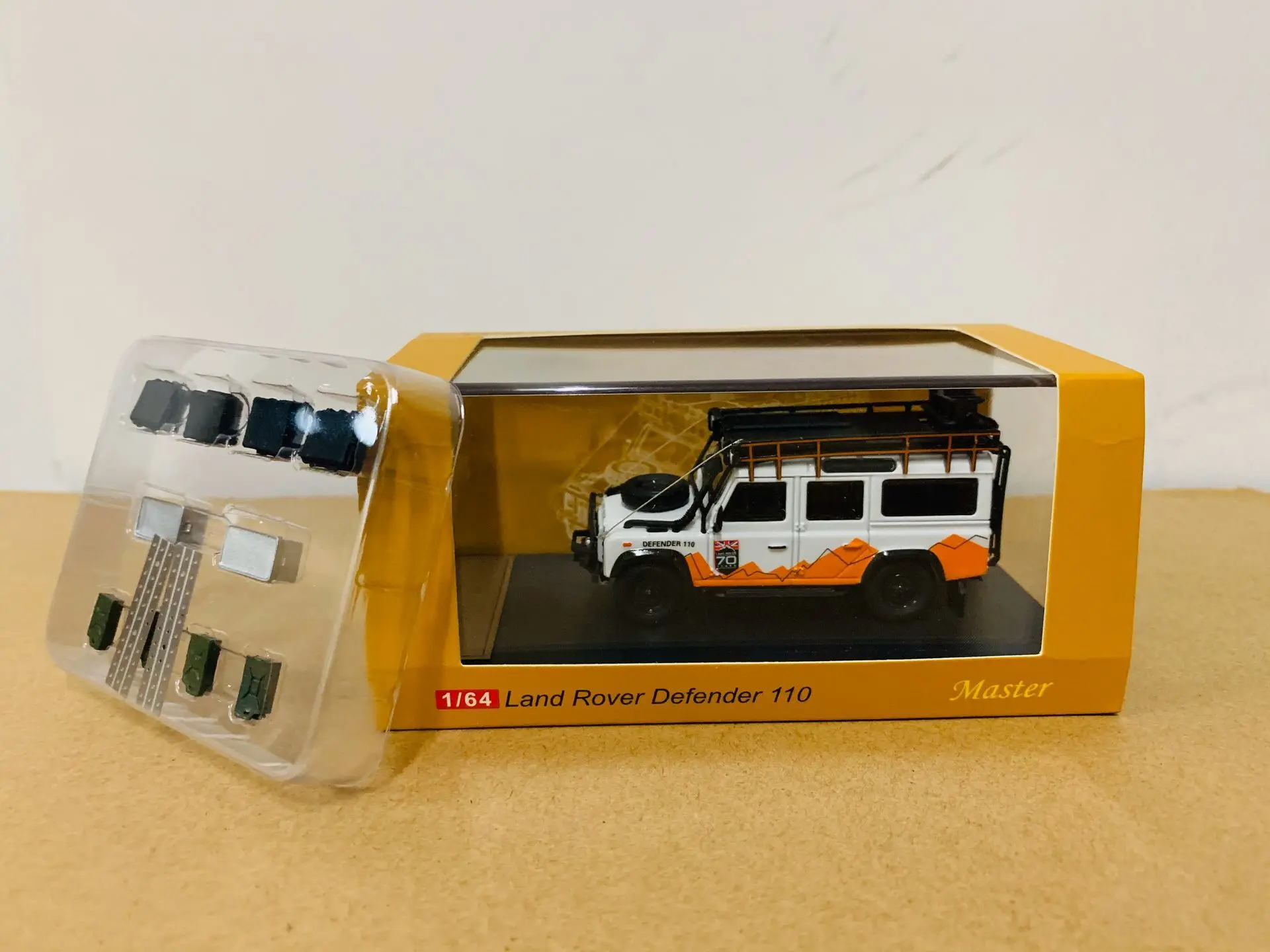 

Master Land R0ver Defender 110 White/Orange 1/64 Scale DieCast Model New in Box